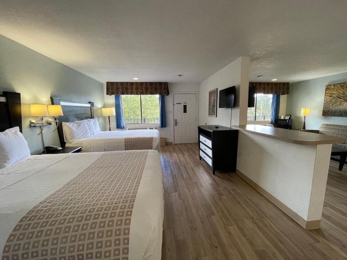 Tricove Inn & Suites Jacksonville Bagian luar foto